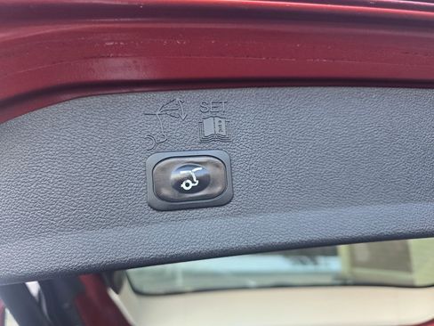 Used 2019 Ford Escape SEL image 32