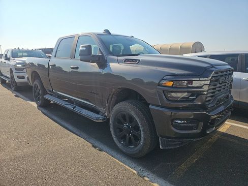 Used 2025 RAM 2500 Big Horn AWD/4WD image 1