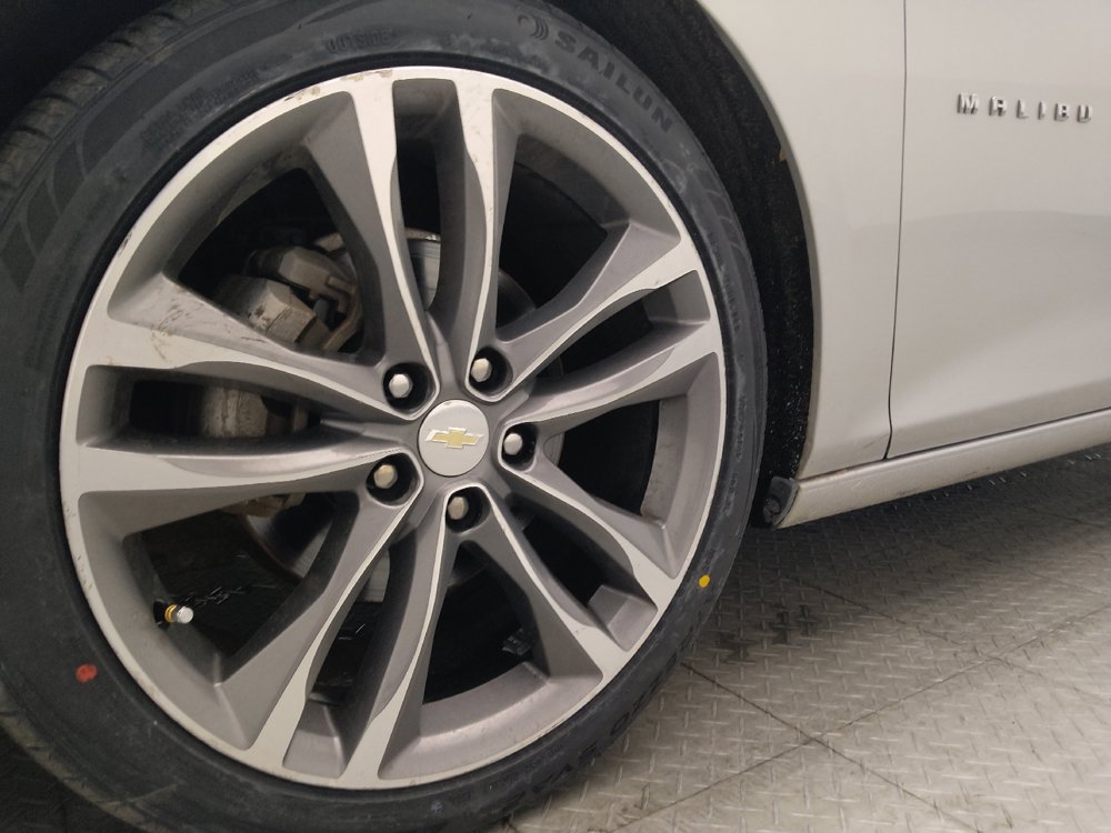 Used 2021 Chevrolet Malibu LT FWD image 31