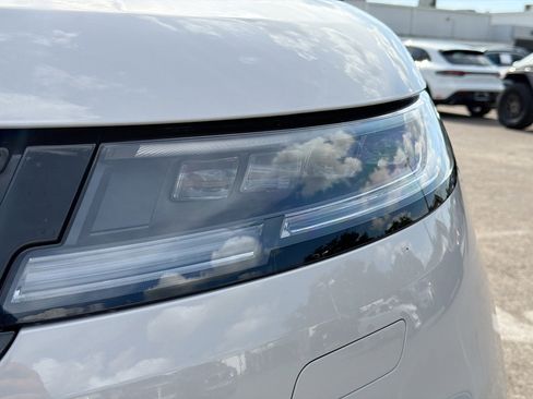 Used 2024 Land Rover Range Rover Sport Dynamic SE image 9