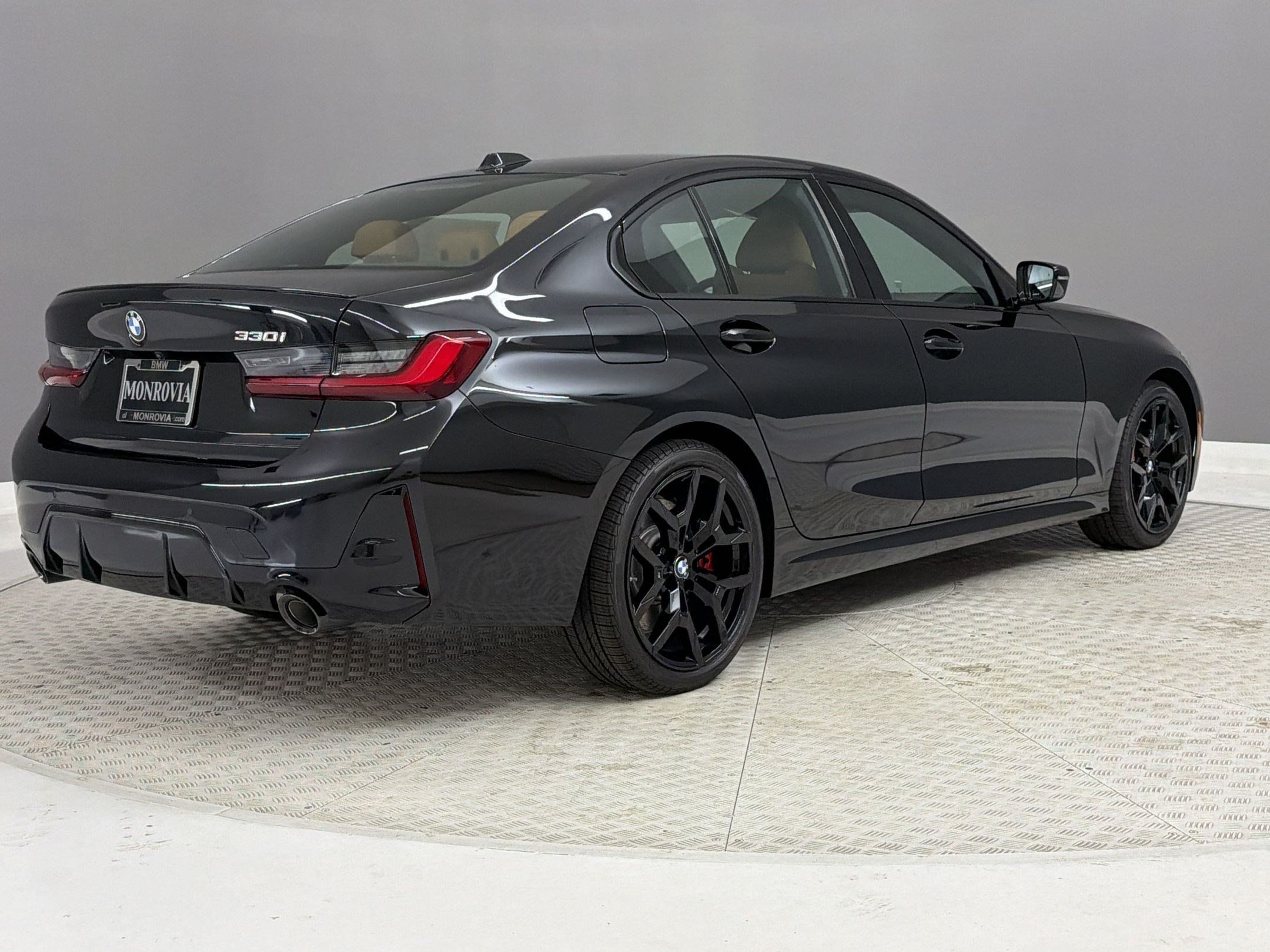 New 2026 BMW 330i Sedan w/ M Sport Package RWD image 9