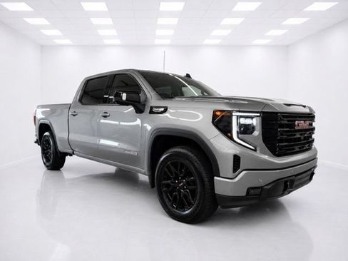 Used 2025 GMC Sierra 1500 Elevation w/ Elevation Premium Package AWD/4WD image 4
