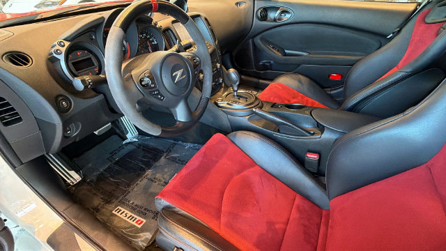 Used 2019 Nissan 370Z NISMO RWD image 10