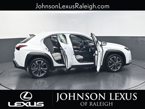 New 2026 Lexus UX 300h FWD image 32