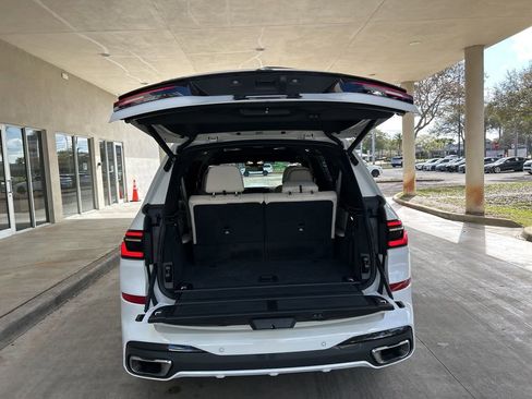 Used 2024 BMW X7 xDrive40i w/ Executive Package image 42