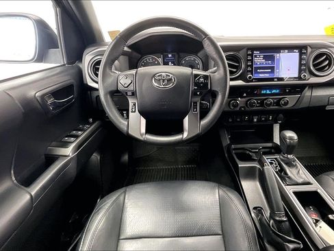 Used 2023 Toyota Tacoma TRD Off-Road w/ TRD Premium Off Road Package AWD/4WD image 4