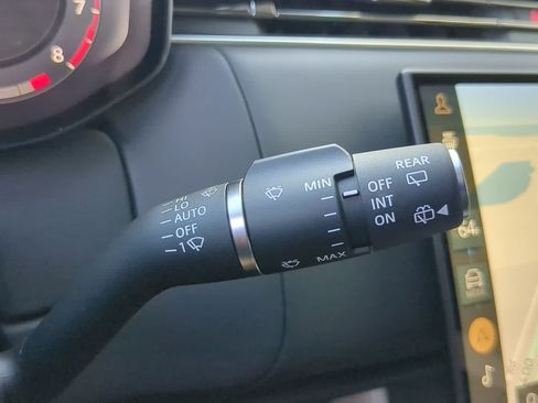 Certified 2025 Land Rover Range Rover SE AWD/4WD image 28