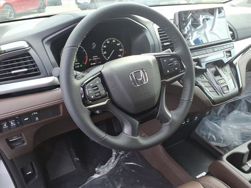 New 2026 Honda Odyssey Touring image 6