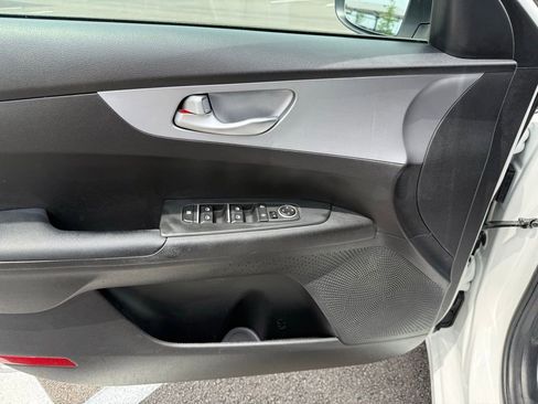 Used 2023 Kia Forte LXS w/ LXS Technology Package FWD image 11