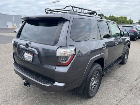 Used 2022 Toyota 4Runner SR5 Premium w/ Moonroof Package RWD image 5
