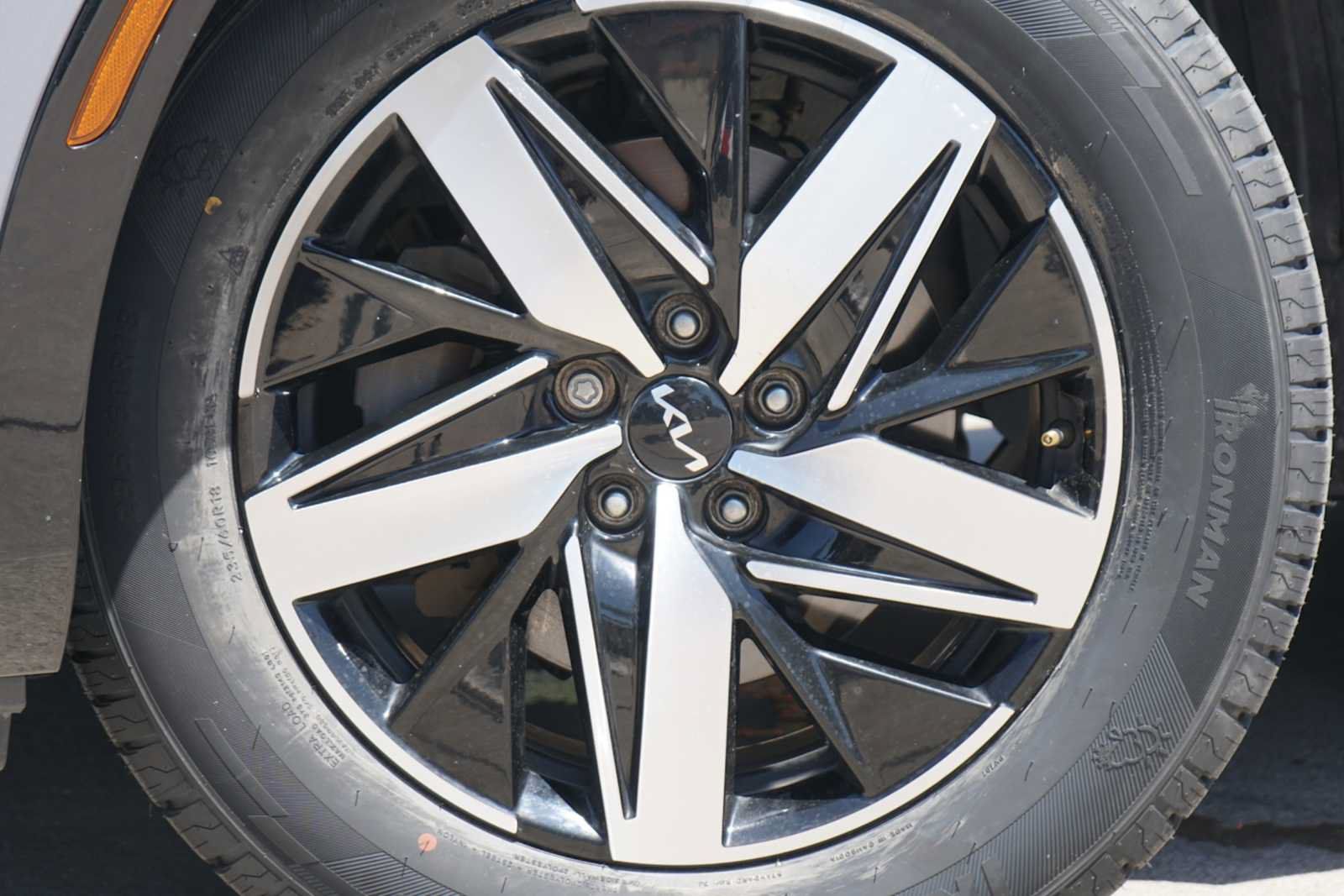 Certified 2022 Kia Sorento S w/ Panoramic Sunroof Package FWD image 2