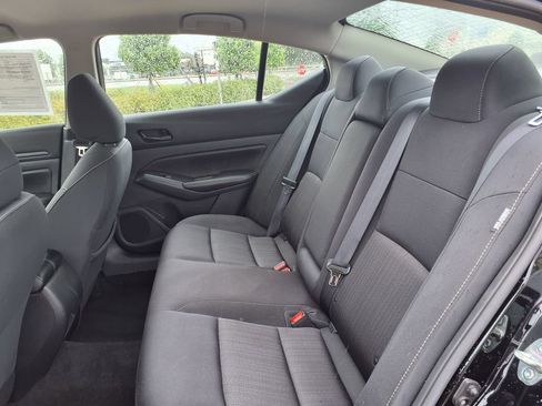 Used 2025 Nissan Altima 2.5 SV FWD image 17
