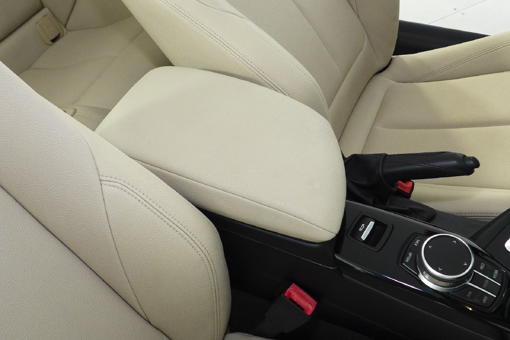 Used 2020 BMW 230i Convertible w/ Premium Package RWD image 21