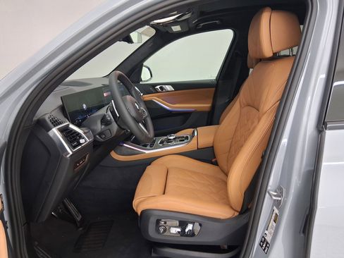 New 2026 BMW X7 xDrive40i w/ M Sport Package image 3