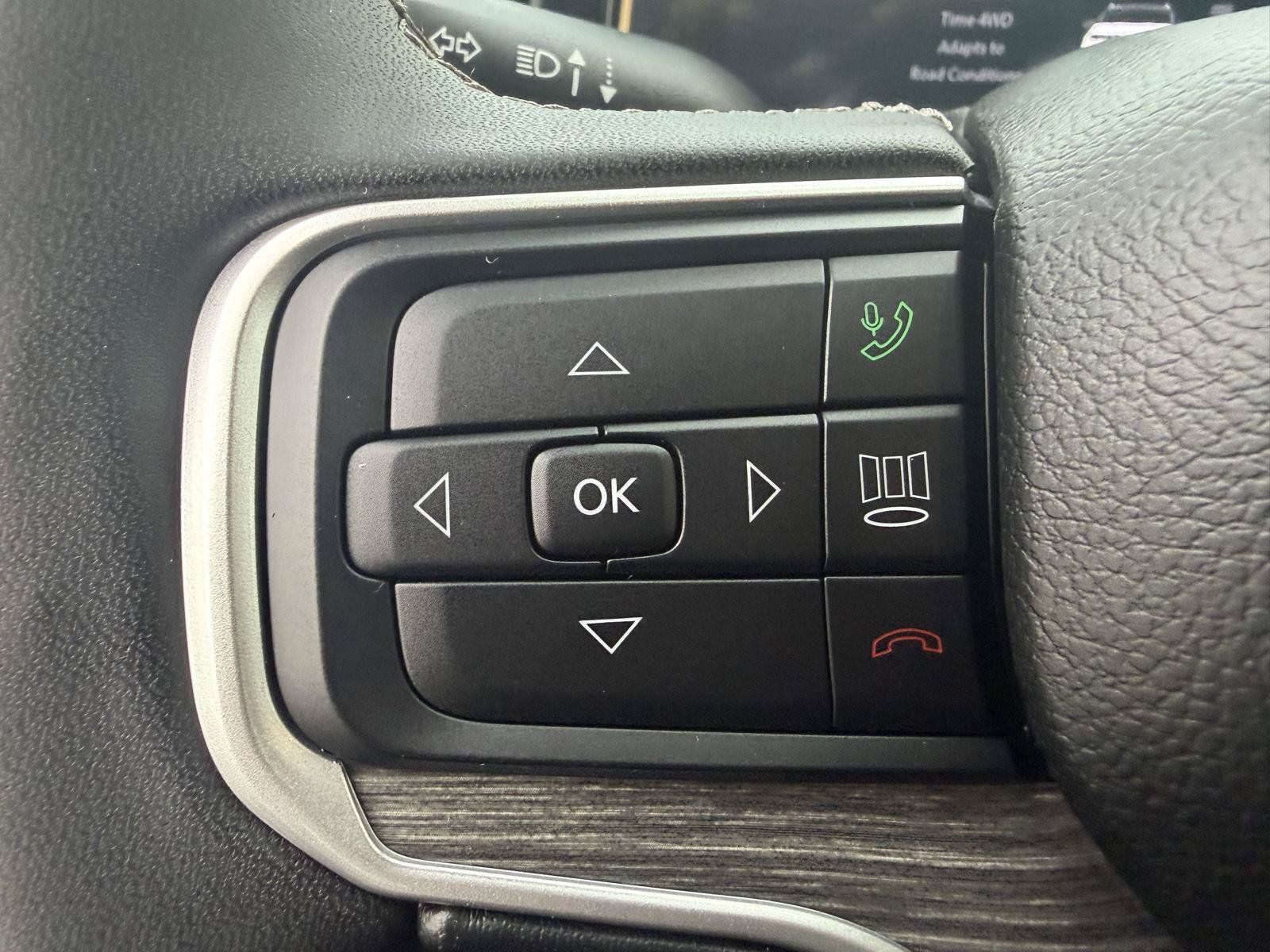 Used 2024 Jeep Wagoneer Series III AWD/4WD image 16