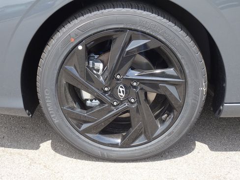 New 2026 Hyundai Elantra Sport FWD image 22