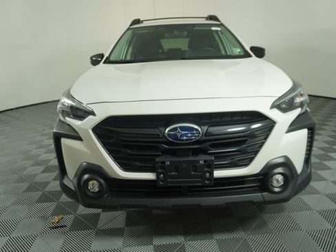 Certified 2025 Subaru Outback Onyx Edition AWD/4WD image 2