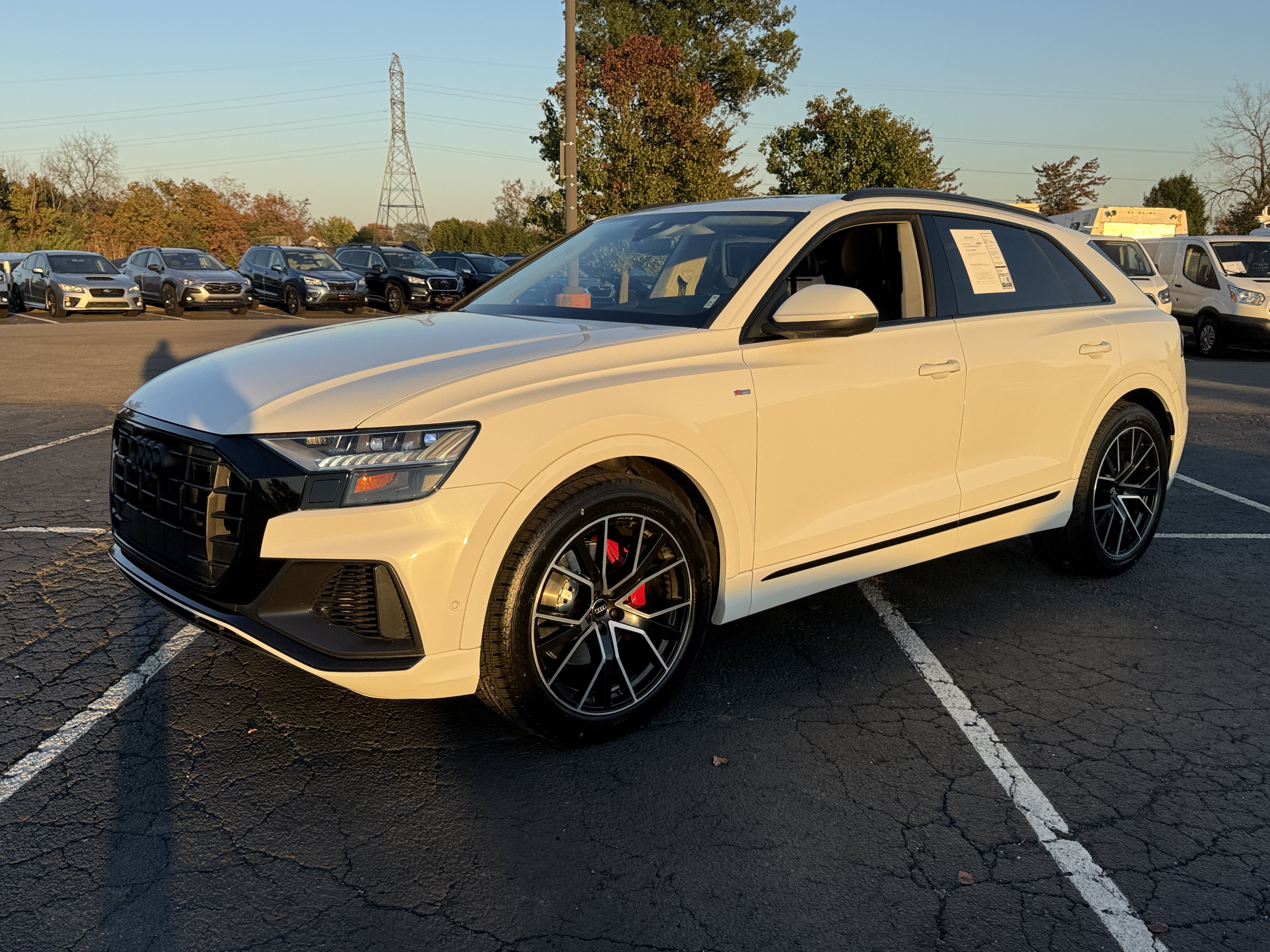 Used 2019 Audi Q8 Prestige w/ Luxury Package AWD/4WD image 3