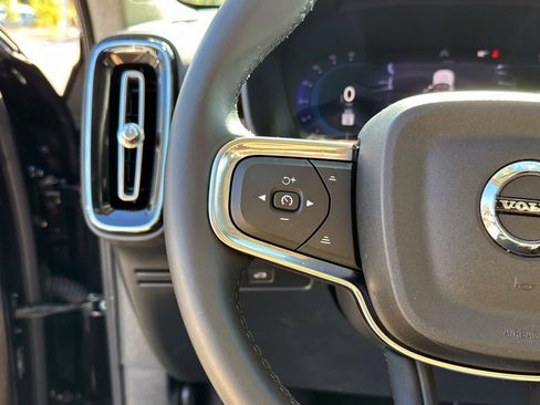 Certified 2024 Volvo XC40 B5 Plus image 28