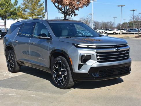 New 2026 Chevrolet Traverse High Country w/ LPO, Floor Liner Package image 3