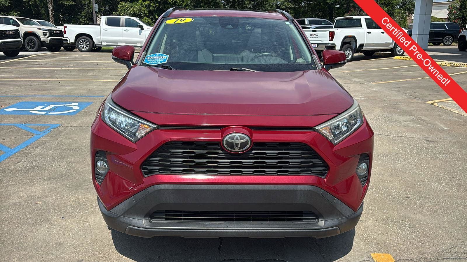 Used 2019 Toyota RAV4 XLE Premium FWD image 2