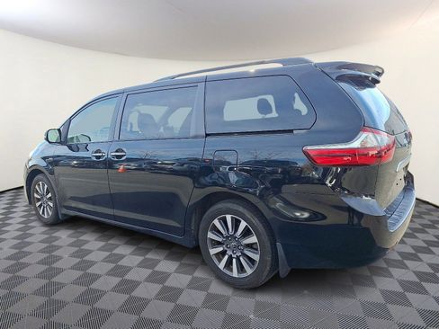 Certified 2020 Toyota Sienna Limited image 4