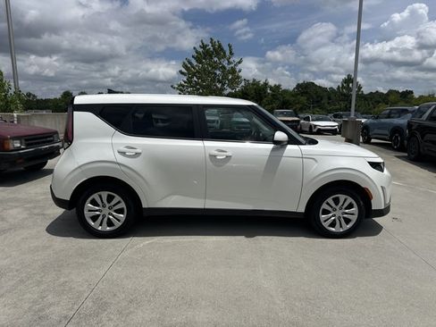 Certified 2023 Kia Soul LX FWD image 5