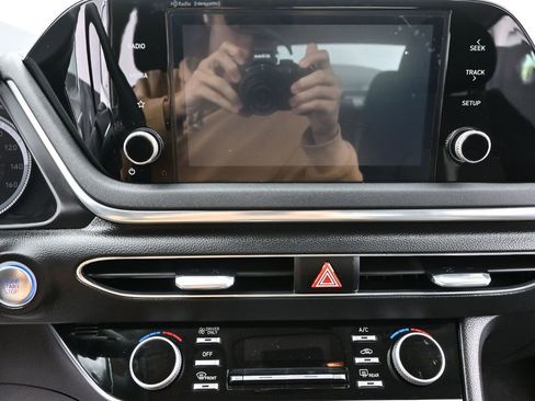 Used 2022 Hyundai Sonata Blue FWD image 23