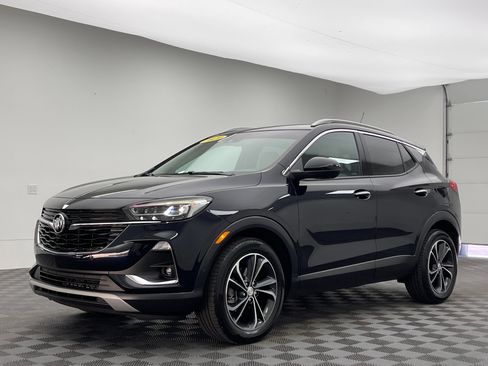 Used 2020 Buick Encore GX Essence w/ Advanced Technology Package FWD image 2