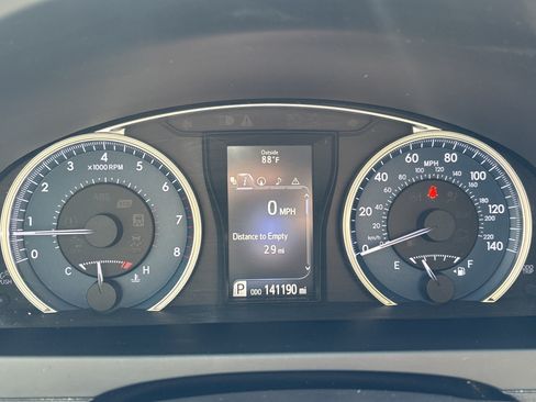 Used 2017 Toyota Camry XLE FWD image 20