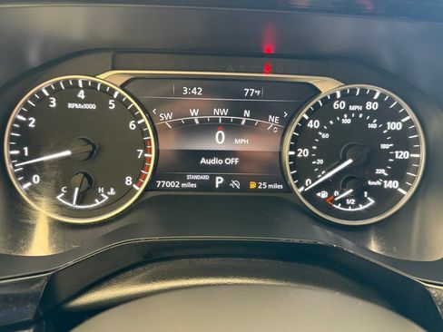 Used 2022 Nissan Pathfinder SL w/ SL Premium Package image 29