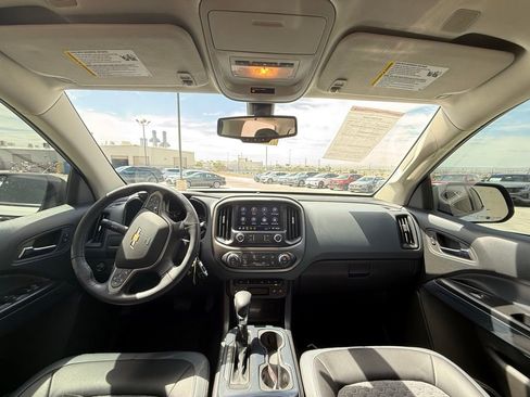 Used 2022 Chevrolet Colorado Z71 AWD/4WD image 16
