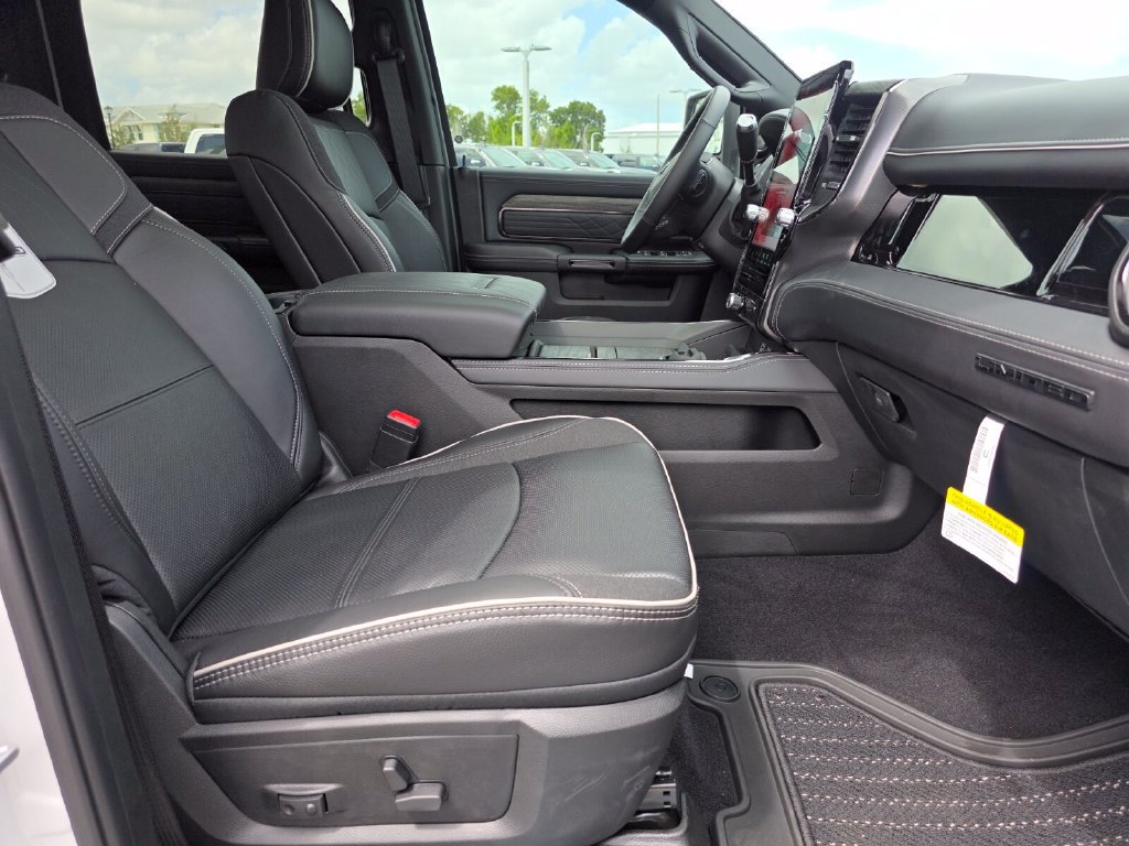 New 2026 RAM 3500 Limited AWD/4WD image 15