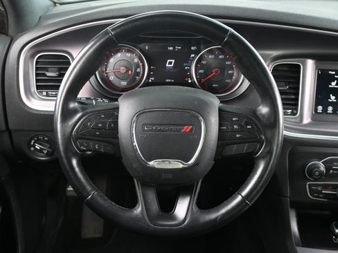 Used 2019 Dodge Charger SXT w/ Driver Confidence Group RWD image 17