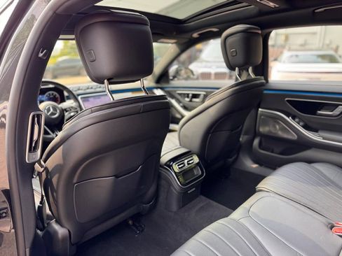 Used 2022 Mercedes-Benz S 500 4MATIC w/ 3D Technology Package image 23