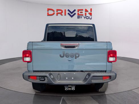 New 2025 Jeep Gladiator Sport image 6