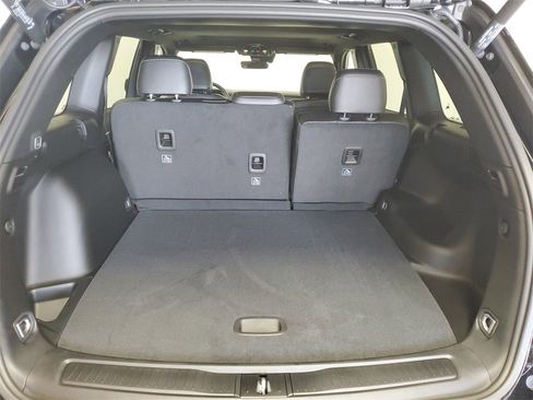 New 2025 Jeep Grand Cherokee Altitude image 24