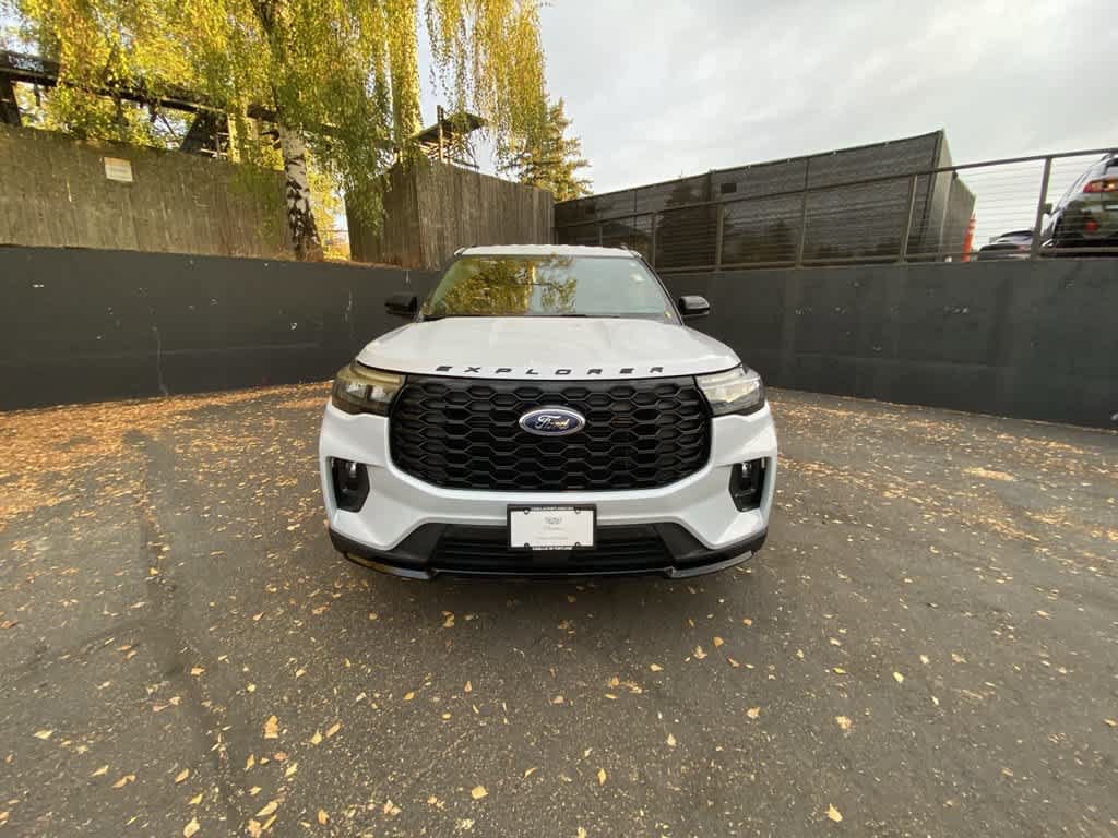 Used 2026 Ford Explorer ST-Line AWD/4WD image 9
