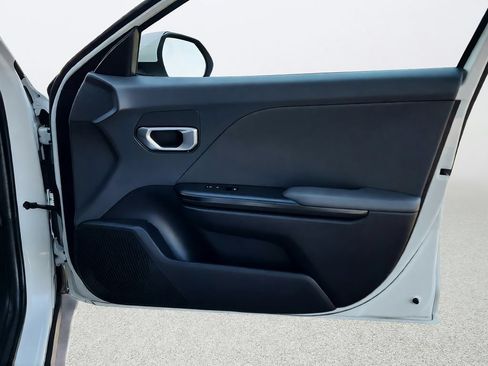 Used 2025 Kia K4 FWD image 33