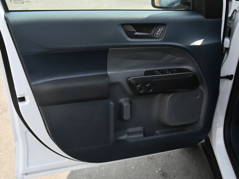 Used 2024 Ford Maverick XL image 13