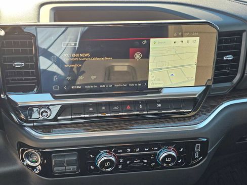 Used 2025 GMC Sierra 1500 SLE w/ Preferred Package image 27