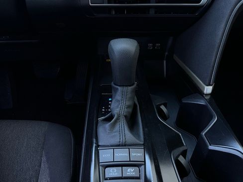 Used 2025 Toyota Camry LE image 23