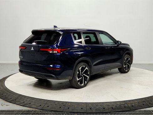 Used 2022 Mitsubishi Outlander SE image 7