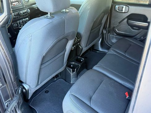 Used 2020 Jeep Wrangler Unlimited Sport AWD/4WD image 25