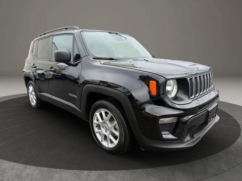 Used 2022 Jeep Renegade Sport w/ Sport Appearance Group image 3