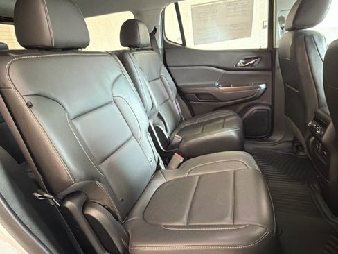 Used 2023 GMC Acadia SLT FWD image 33