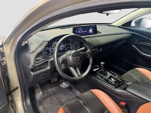 Used 2024 MAZDA CX-30 Carbon image 9