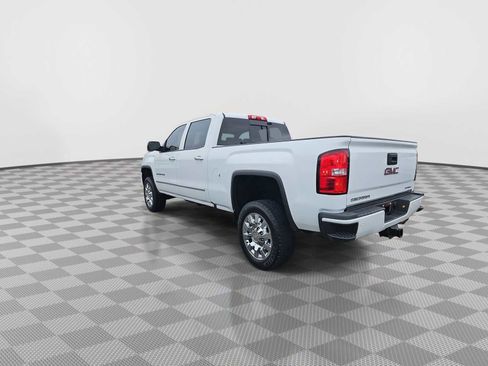 Used 2019 GMC Sierra 2500 Denali w/ Suspension Package, Off-Road AWD/4WD image 10