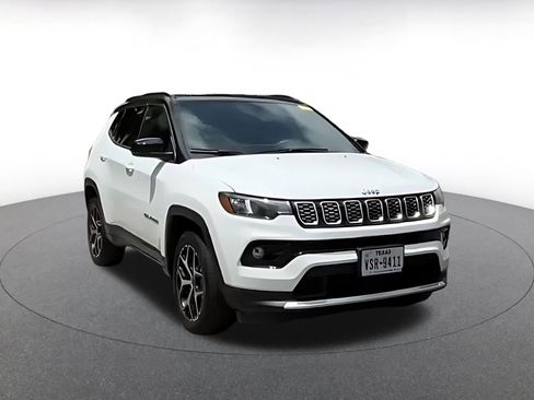 Used 2025 Jeep Compass Limited AWD/4WD image 2