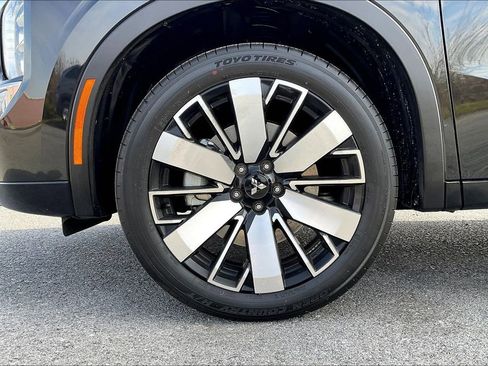 Used 2025 Mitsubishi Outlander SEL image 9